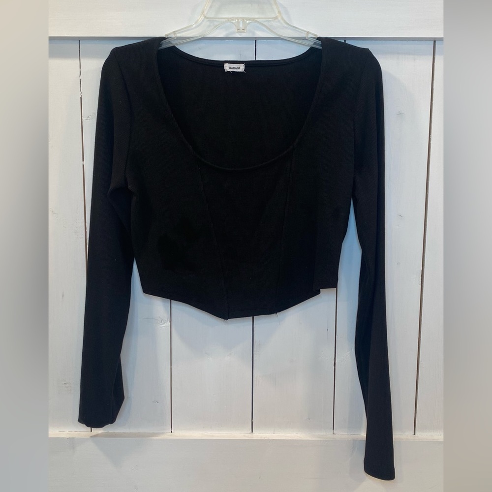 Black long sleeve crop top
